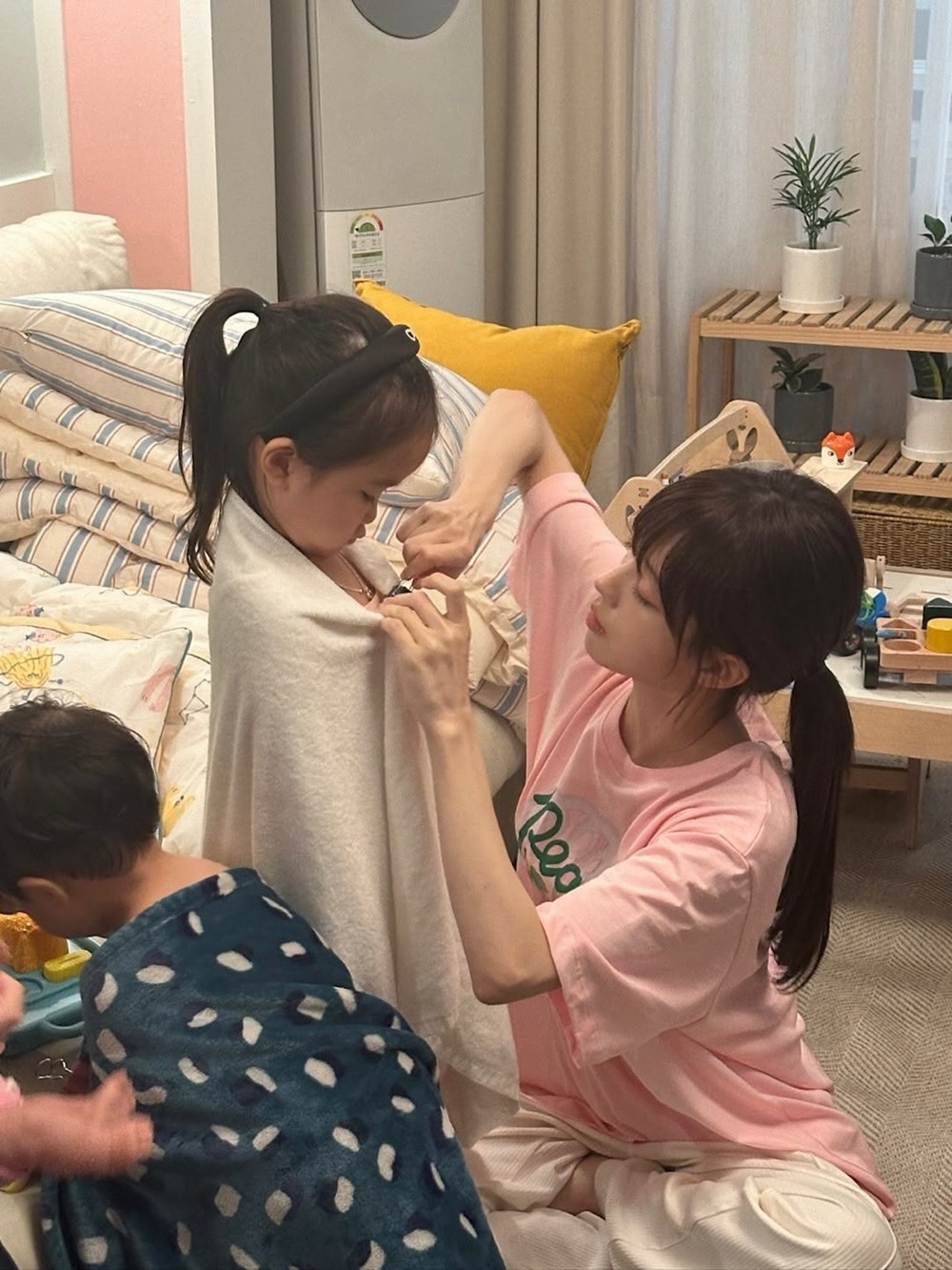 3 việc bố mẹ nên làm giúp con, 4 việc nhất định phải để con tự làm - ảnh 4