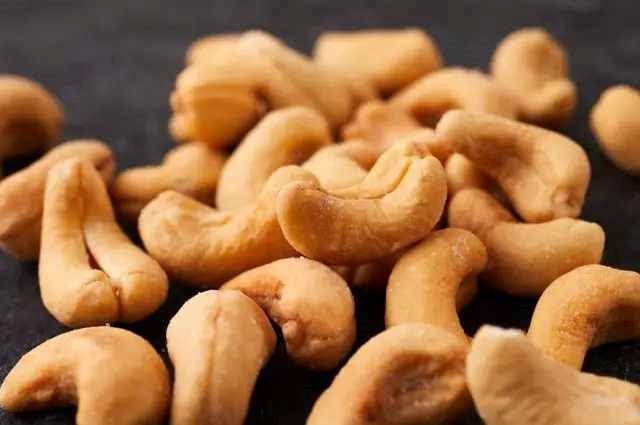 Ăn hạt để dưỡng sinh hay “nạp” ung thư? 6 loại hạt không nên ăn nhiều - ảnh 2