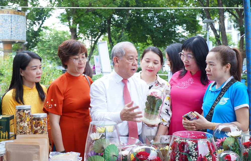 Phụ nữ với hành trình khởi nghiệp xanh và chuyển đổi số - ảnh 4
