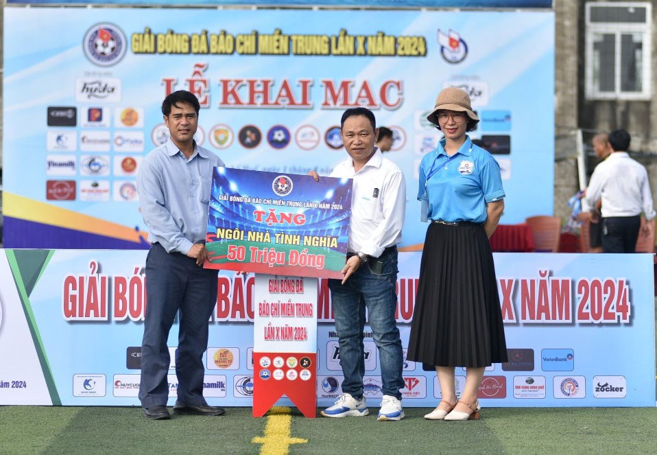 Giải Bóng đá báo chí miền Trung lần thứ 10 quy tụ gần 300 nhà báo, phóng viên - ảnh 3