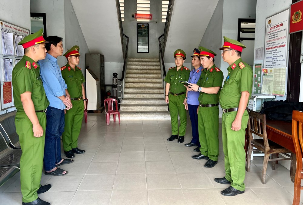 Bắt nhân viên chiếm đoạt hơn 1 tỉ đồng của công ty và khách hàng - ảnh 1