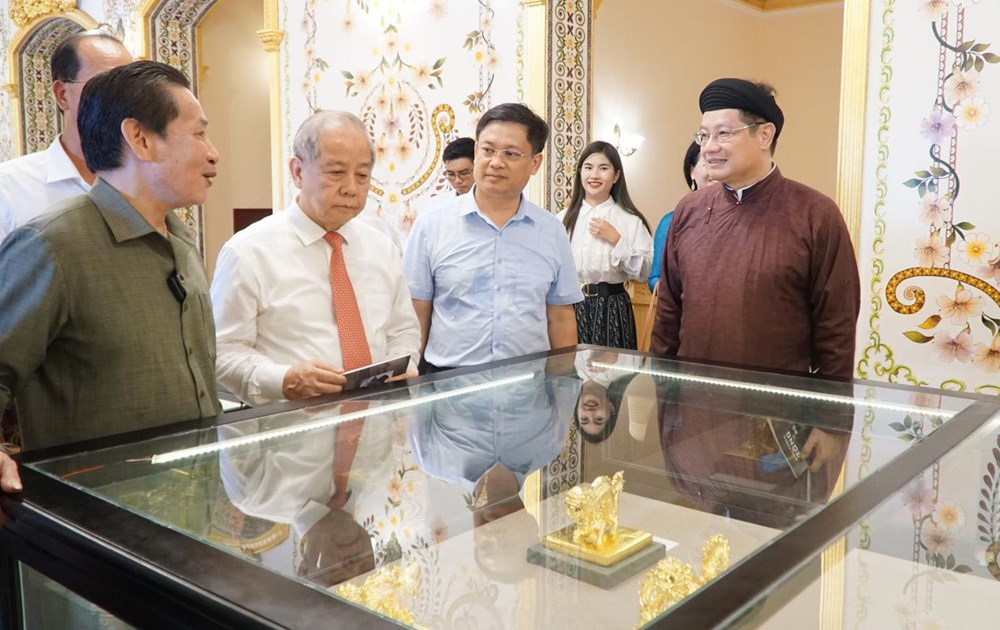 Giới thiệu biểu tượng rồng triều Nguyễn qua gốm của nghệ nhân Trần Độ - ảnh 2