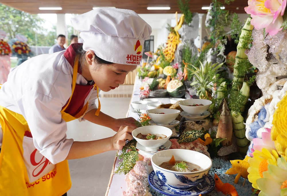 Huế chọn ẩm thực để tham gia Mạng lưới các thành phố sáng tạo của UNESCO - ảnh 3