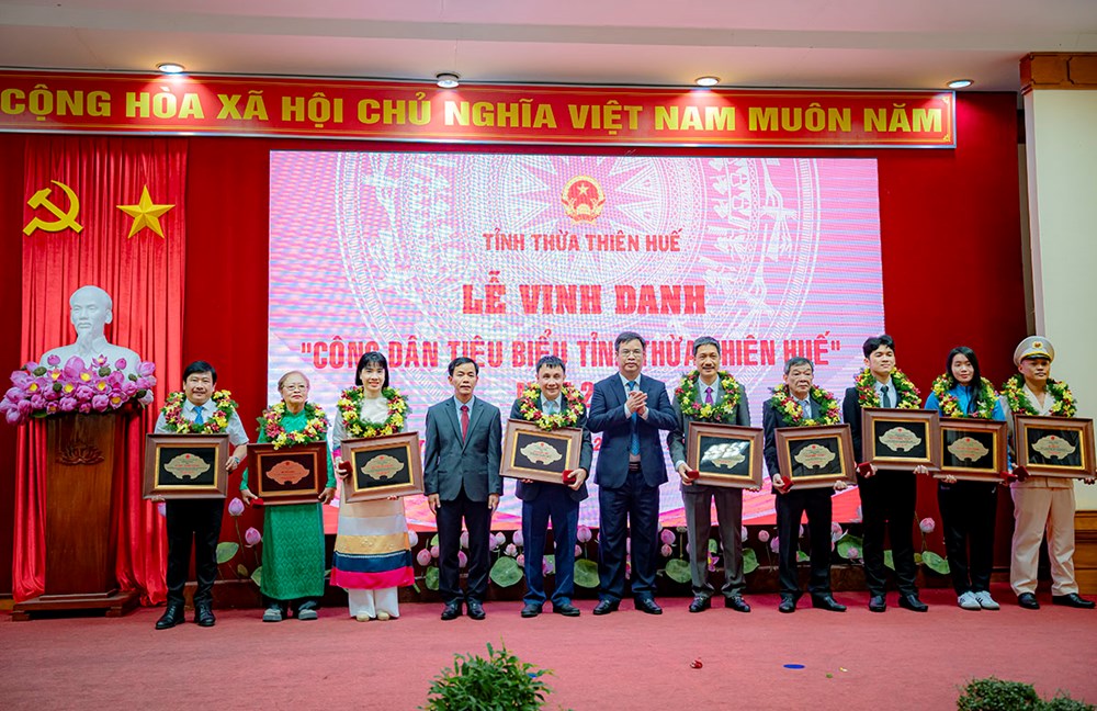 Thừa Thiên Huế vinh danh 10 công dân tiêu biểu - ảnh 1