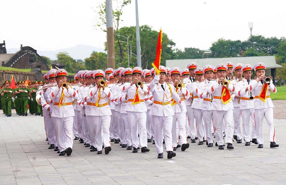Gần 4.000 chiến sĩ CAND biểu diễn võ thuật trước Ngọ Môn Huế - ảnh 5