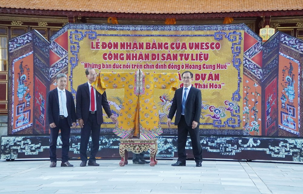 Tiếp nhận bộ Biên khánh do nghệ nhân Hàn Quốc hiến tặng - ảnh 3