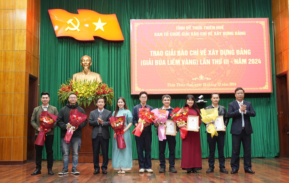 32 tác phẩm đoạt giải Báo chí về xây dựng Đảng tỉnh Thừa Thiên Huế - ảnh 1