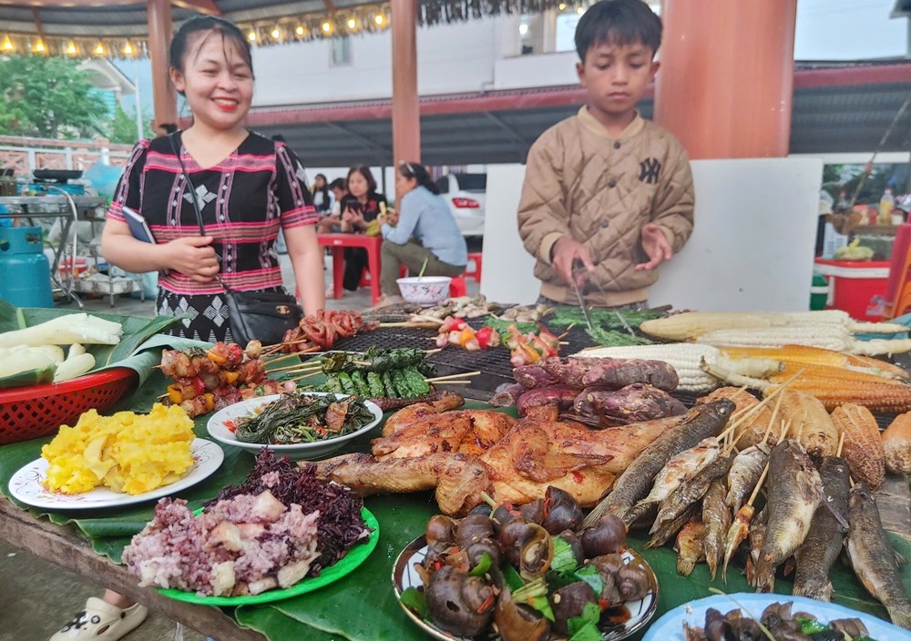 Rộn ràng Ngày hội “Sắc xuân vùng cao A Lưới” - ảnh 3