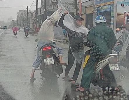 Triệu tập thanh niên đánh người sau va chạm giao thông - ảnh 2
