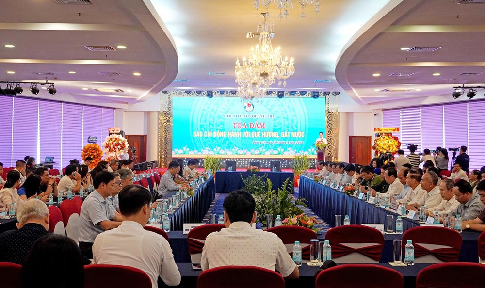 Báo chí đồng hành với quê hương, đất nước - ảnh 1