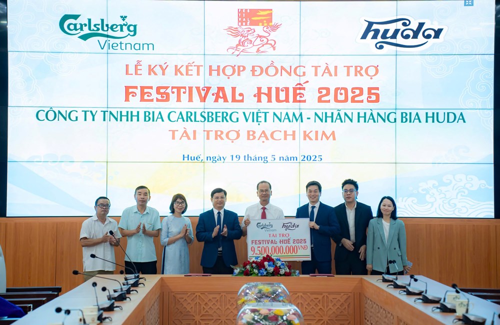 Carlsberg Việt Nam tài trợ 9,5 tỉ đồng cho Festival Huế 2025 - ảnh 1