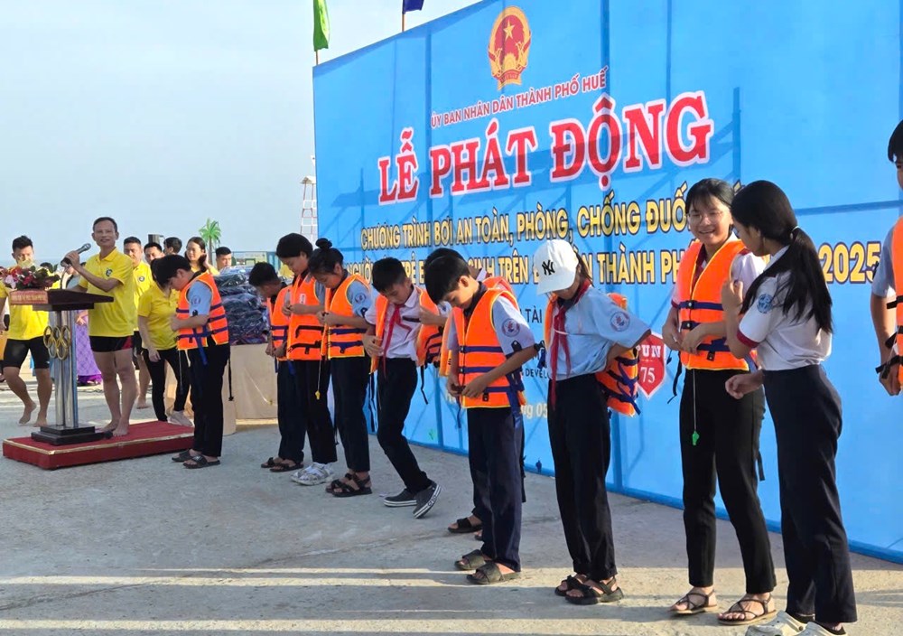 Huế phát động chương trình bơi an toàn, phòng chống đuối nước - ảnh 3