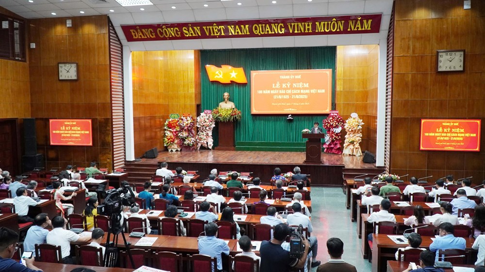 Thành phố Huế kỷ niệm 100 năm Ngày Báo chí cách mạng Việt Nam - ảnh 1