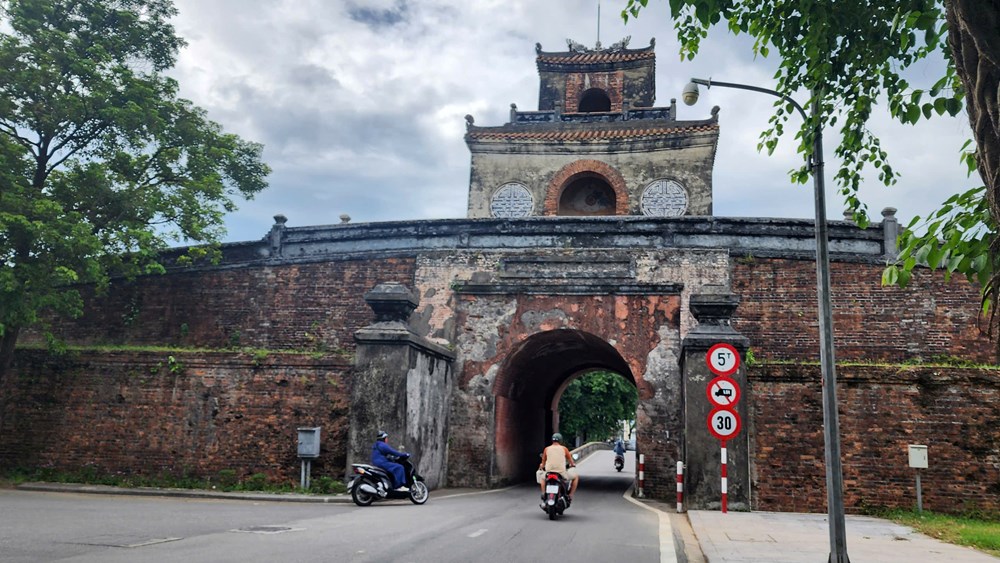 Đặt biển tốc độ tối đa 30km/h ở Kinh thành Huế là do không nghiên cứu kỹ - ảnh 1