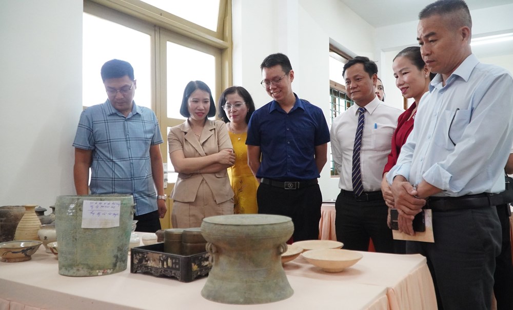 Bảo tàng Lịch sử thành phố Huế tiếp nhận hơn 1.400 tư liệu, hiện vật - ảnh 4