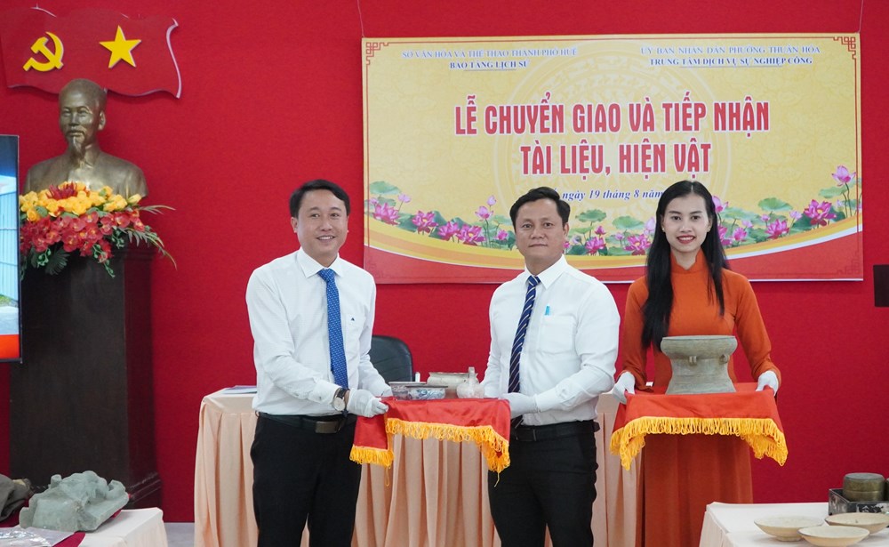 Bảo tàng Lịch sử thành phố Huế tiếp nhận hơn 1.400 tư liệu, hiện vật - ảnh 1