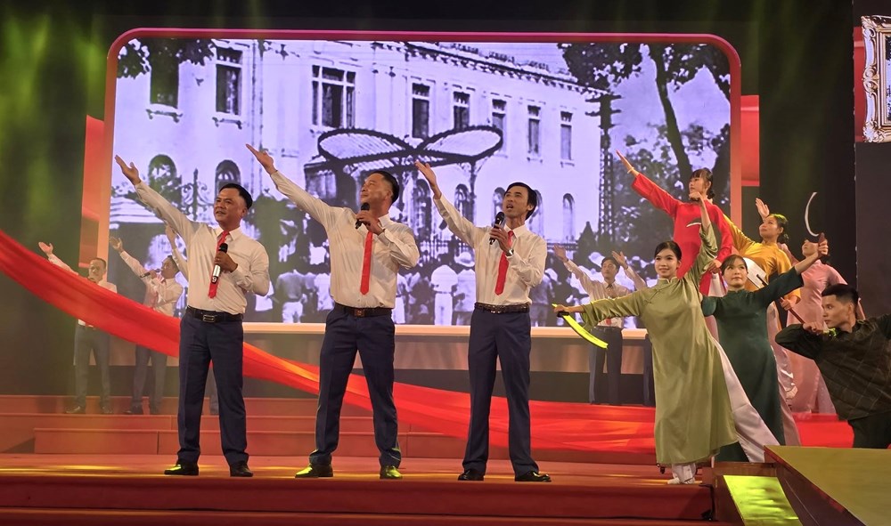 Huế: Sôi nổi hoạt động kỷ niệm 80 năm Ngày truyền thống Văn hóa - Thông tin  - ảnh 1