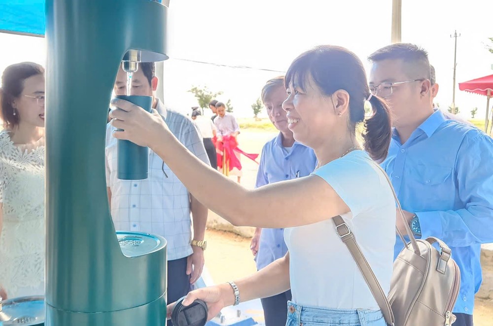 Huế: Đưa vào hoạt động 3 nhà chờ và trạm tiếp nước miễn phí tại các bãi biển - ảnh 1