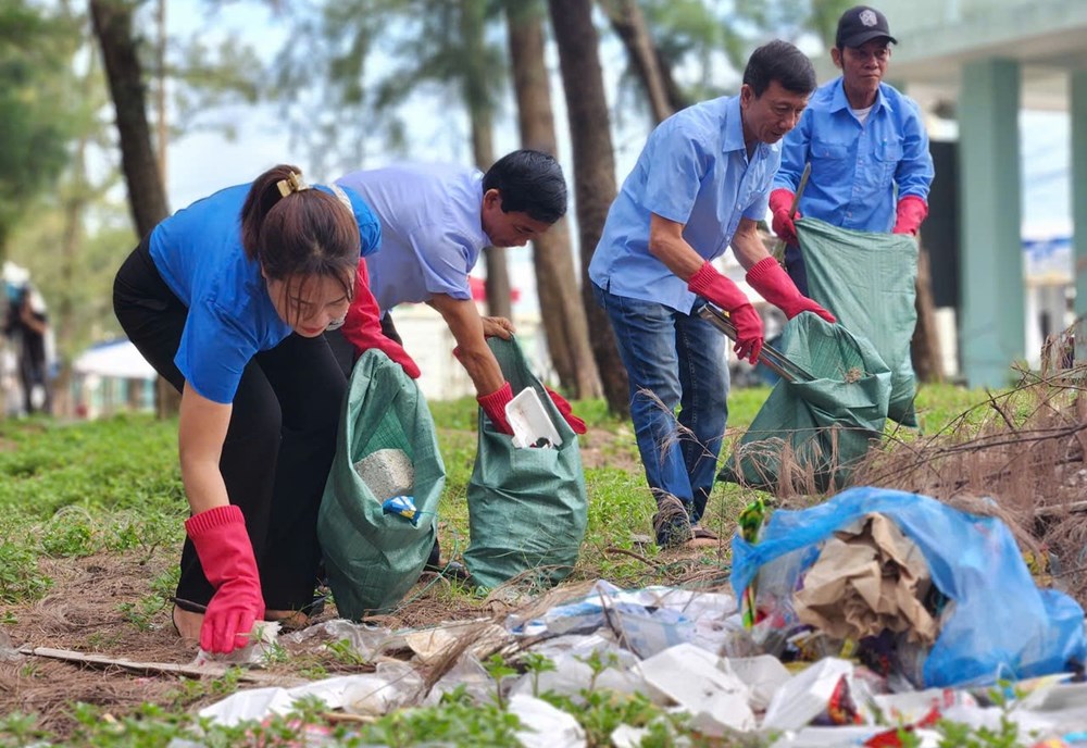 Huế: Đưa vào hoạt động 3 nhà chờ và trạm tiếp nước miễn phí tại các bãi biển - ảnh 2