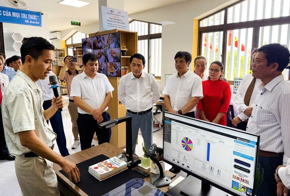 Đưa vào hoạt động Thư viện thông minh tại Trường THPT Nguyễn Chí Thanh - ảnh 2