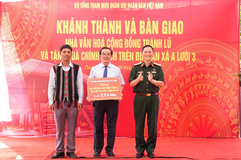 Khánh thành Nhà văn hóa cộng đồng kết hợp tránh lũ cho người dân vùng biên giới - ảnh 2