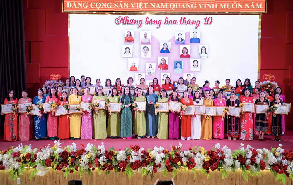 Huế: Tuyên dương 95 “Bông hoa tháng 10” - ảnh 2