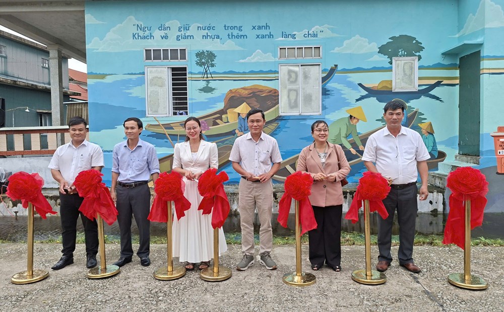 Ra mắt tuyến đường bích họa giảm nhựa ở điểm đến Ngư Mỹ Thạnh - ảnh 1