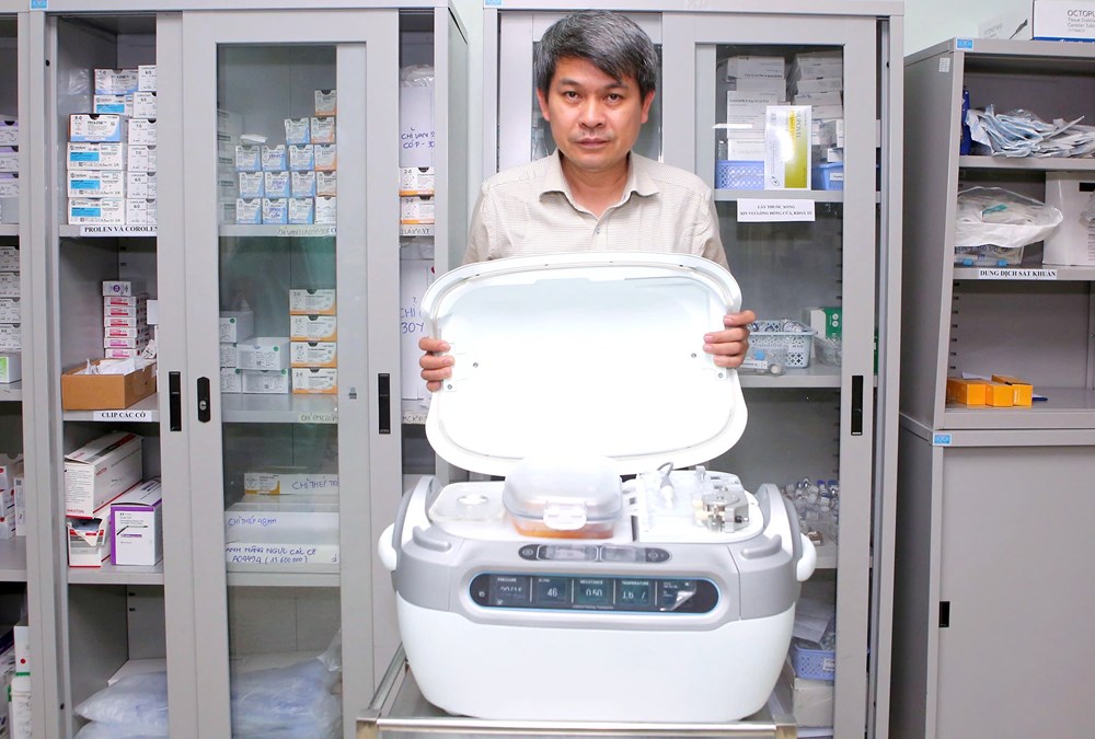 Lần đầu tiên Việt Nam thực hiện ca ghép thận có ứng dụng công nghệ bảo quản tạng hàng đầu thế giới - ảnh 2