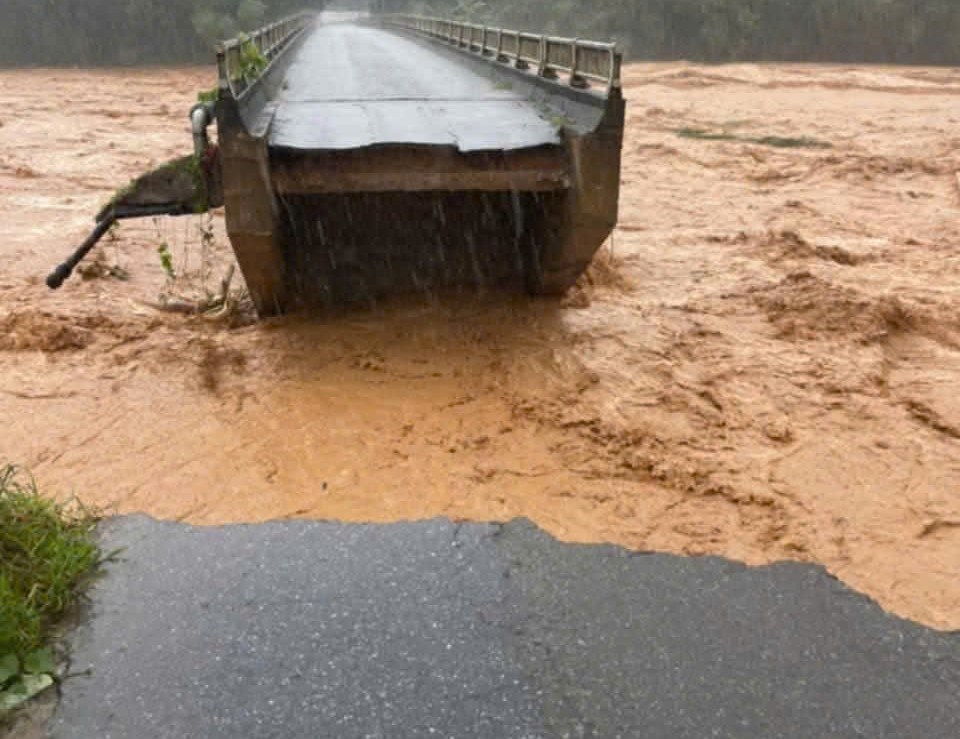 TP. Huế kiến nghị Chính phủ hỗ trợ 800 tỉ đồng di dời dân cư vùng sạt lở - ảnh 2