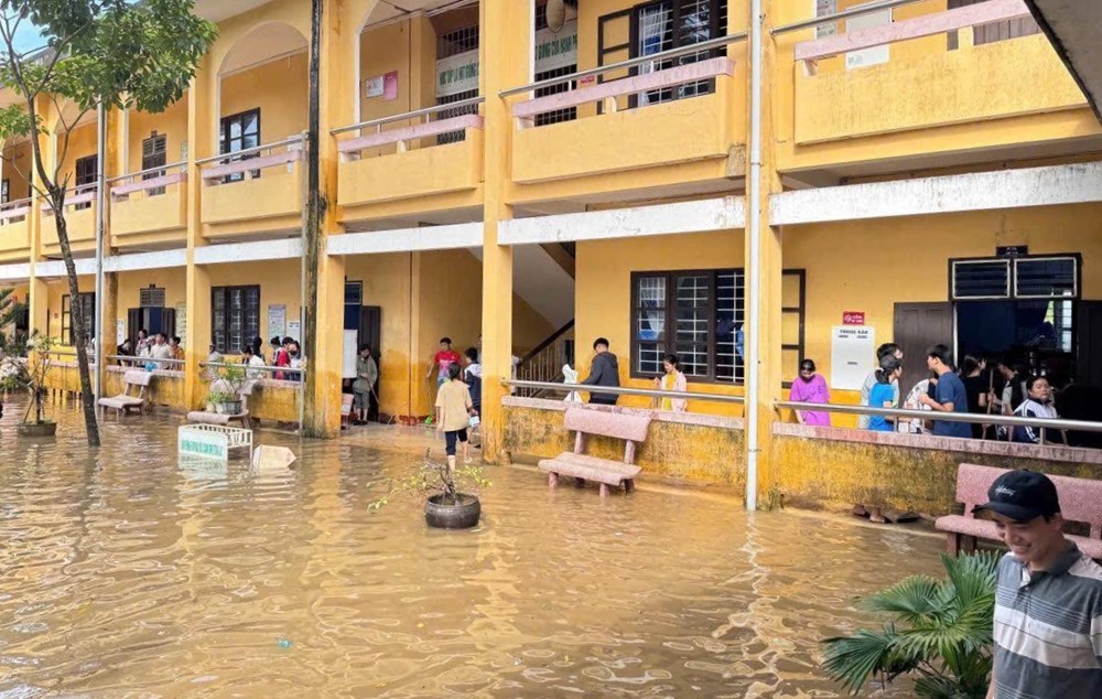 Huế: Lên kế hoạch dạy học trực tuyến cho các trường ở vùng bị ngập lụt kéo dài - ảnh 2