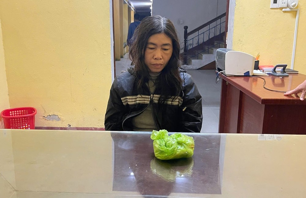 Bắt giữ người phụ nữ lợi dụng mưa lũ trộm gần 8 lượng vàng - ảnh 1