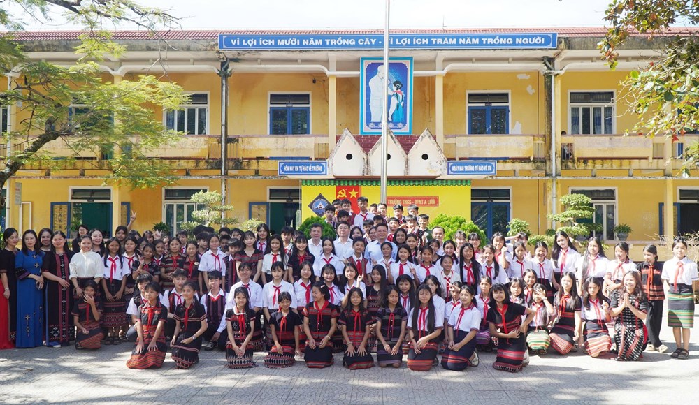 Bí thư Thành ủy Huế kiểm tra tiến độ xây dựng trường học ở vùng biên giới - ảnh 4