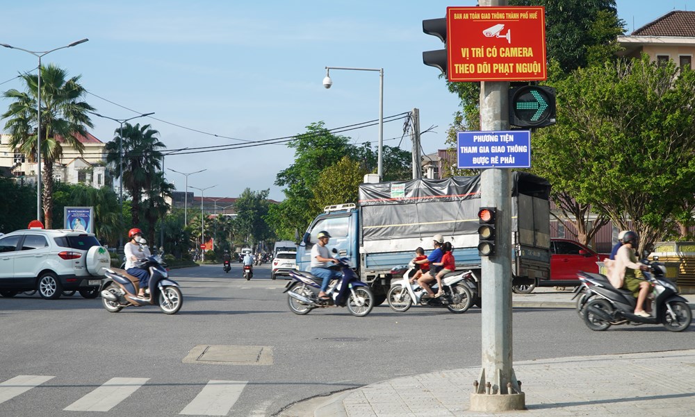 Hệ thống giám sát giao thông HueIOC đã phát hiện hơn 52.000 trường hợp vi phạm - ảnh 2
