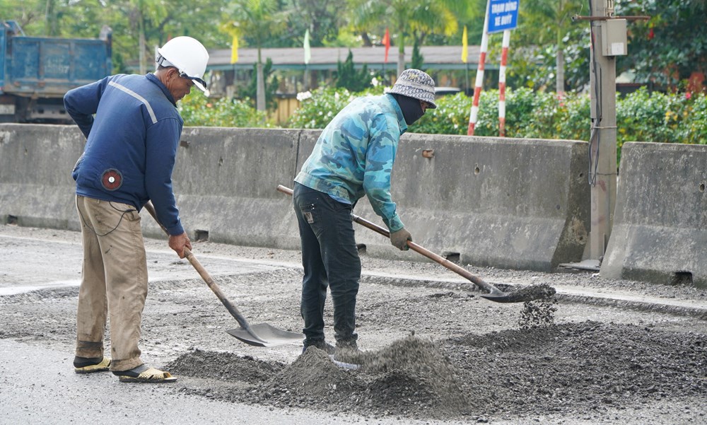 Huế: Khắc phục các “điểm đen” trên Quốc lộ 1A sau mưa lũ - ảnh 5