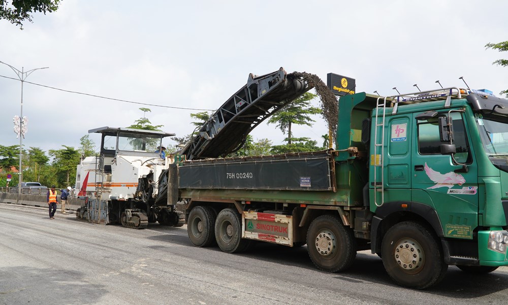 Huế: Khắc phục các “điểm đen” trên Quốc lộ 1A sau mưa lũ - ảnh 4