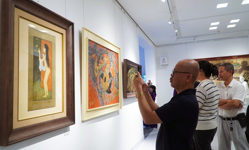 Giới thiệu 75 tác phẩm mỹ thuật đặc sắc của Bảo tàng Mỹ thuật Huế - ảnh 5