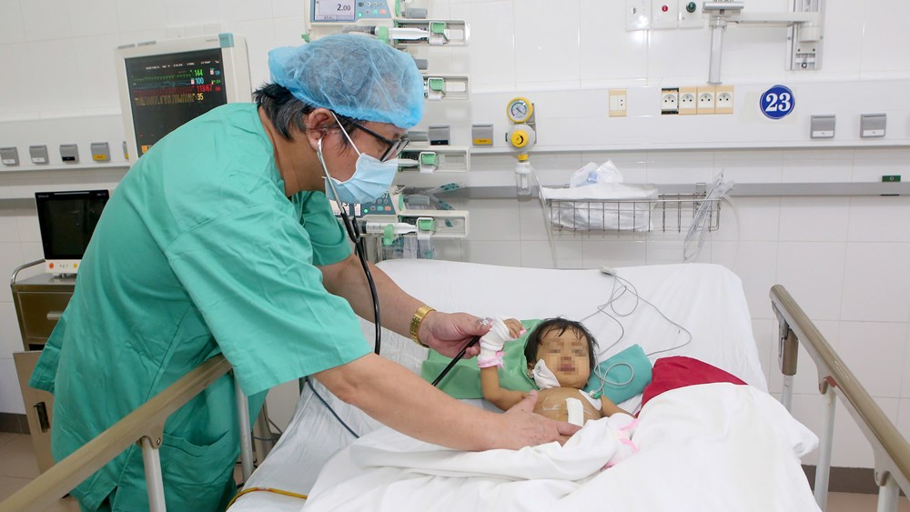 Ghép gan thành công cứu sống cháu bé 2 tuổi bị teo đường mật bẩm sinh - ảnh 2