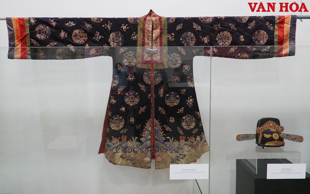Những hiện vật quý được hiến tặng cho di sản Huế - ảnh 8