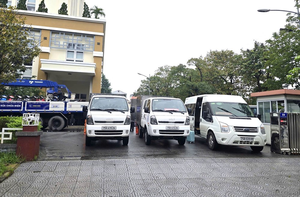 Điện lực Huế cử Đội xung kích hỗ trợ Đắk Lắk khắc phục lưới điện  - ảnh 1