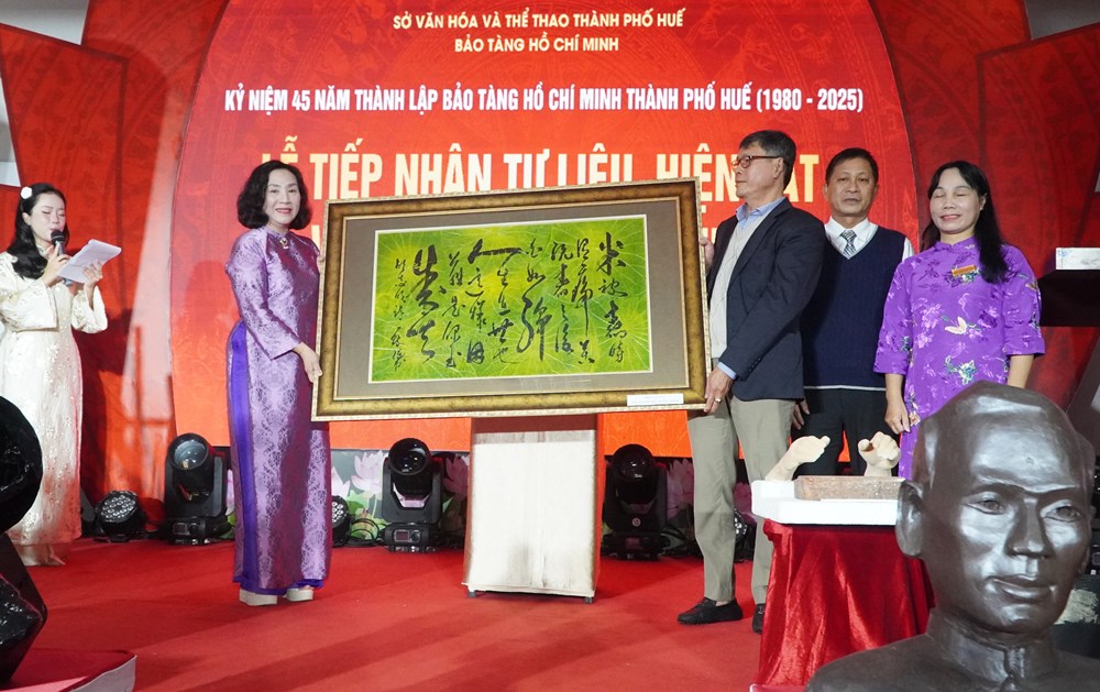 Triển lãm chuyên đề “Con đường cách mạng - Đồng chí Hồ Chí Minh tại Trung Quốc” - ảnh 6