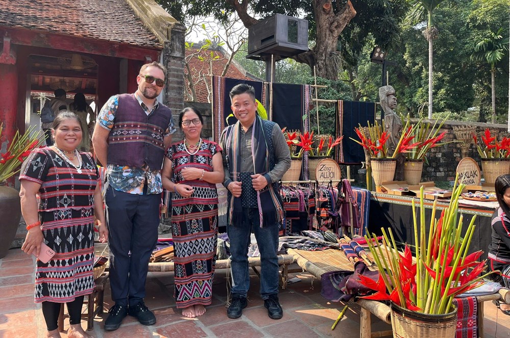  Người phụ nữ trao truyền nghề dệt Dèng, nâng cao thu nhập cho đồng bào Tà Ôi - ảnh 4