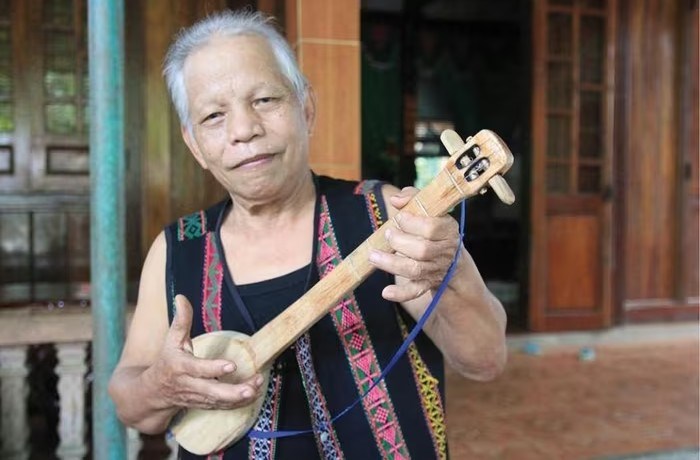 Già làng người Cơ Tu tâm huyết bảo tồn văn hóa và xóa nghèo - ảnh 2