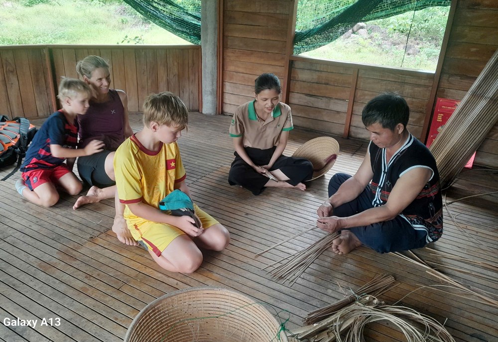 Phát triển du lịch cộng đồng, tạo sinh kế cho đồng bào Cơ Tu - ảnh 2