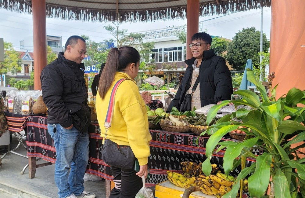 Bảo tồn và phát huy bản sắc văn hóa, thúc đẩy phát triển du lịch ở xã A Lưới 2 - ảnh 3