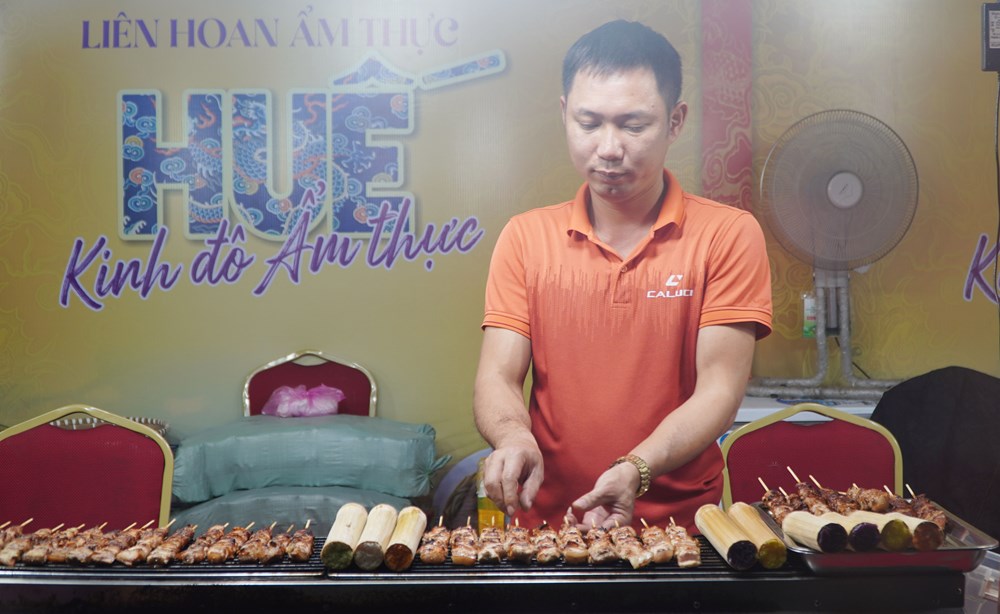 Khai mạc Liên hoan Ẩm thực và đón nhận danh hiệu di sản tri thức dân gian Bún bò Huế - ảnh 4