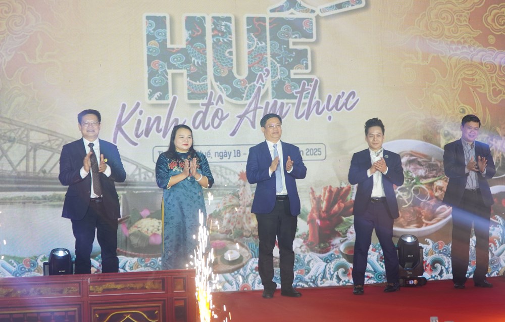 Khai mạc Liên hoan Ẩm thực và đón nhận danh hiệu di sản tri thức dân gian Bún bò Huế - ảnh 1