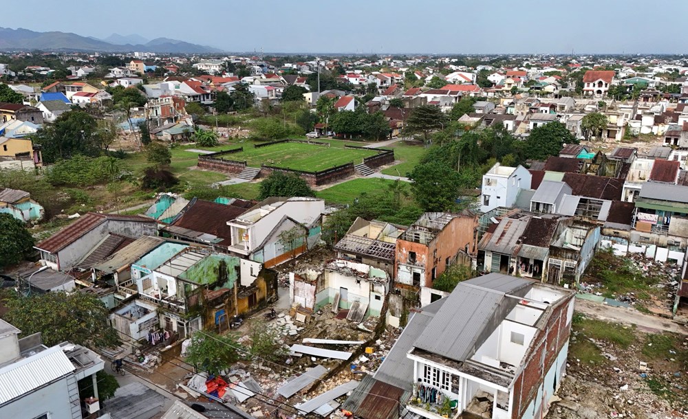 Còn nhiều hộ dân ở Kinh thành Huế chưa bàn giao mặt bằng - ảnh 1