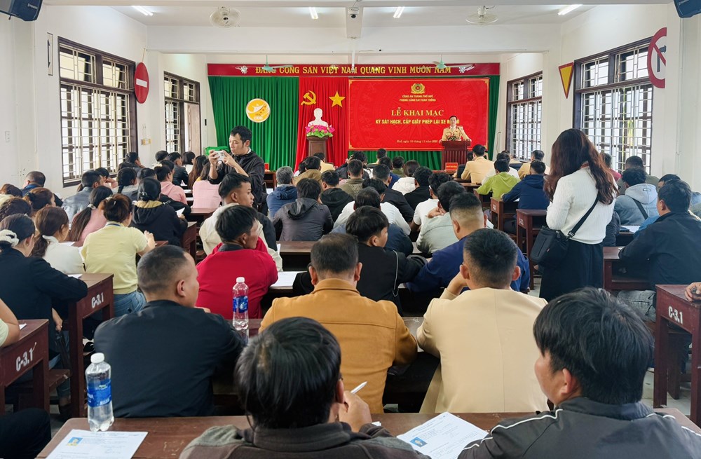 Tổ chức sát hạch lái xe miễn phí cho đồng bào dân tộc thiểu số ở Huế - ảnh 1