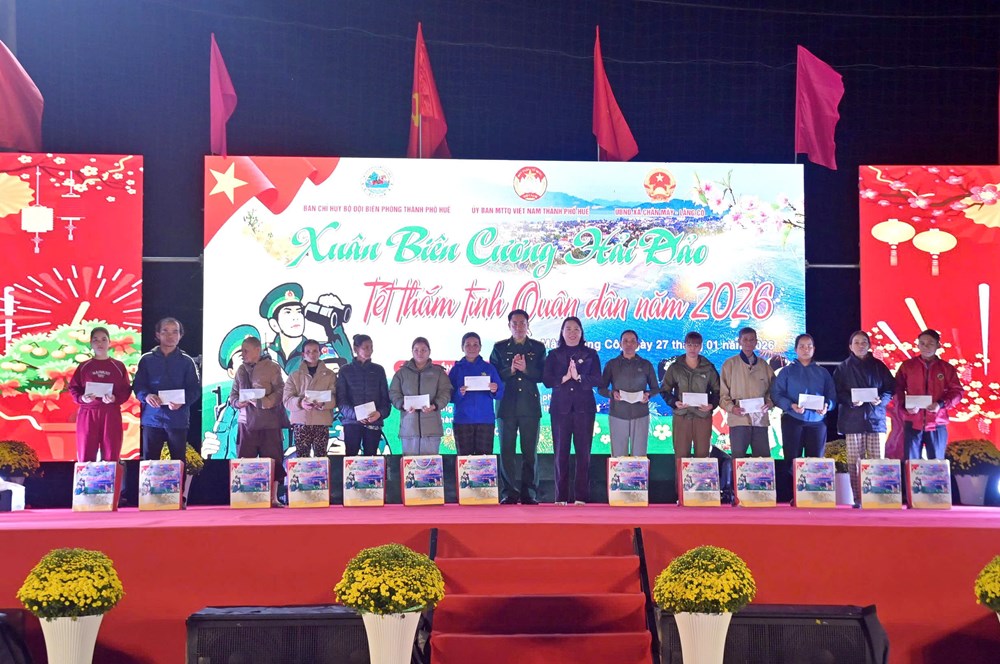 “Xuân biên cương hải đảo” mang Tết sớm đến với người dân vùng biển - ảnh 2