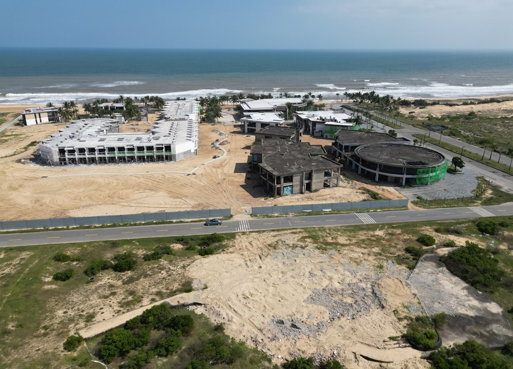 Khu nghỉ dưỡng hàng trăm triệu USD ven biển Lăng Cô sẽ hoạt động sau Tết - ảnh 1